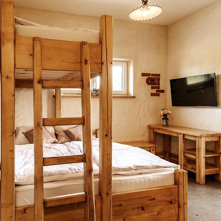 Gostilnica Orle - Sleeping In The Tower Hotel Škofljica Екстериор снимка
