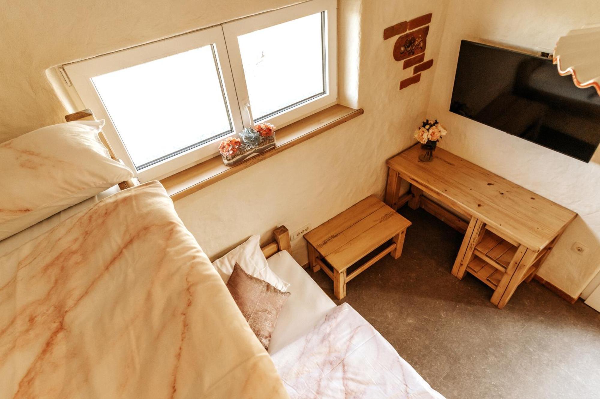 Gostilnica Orle - Sleeping In The Tower Hotel Škofljica Екстериор снимка