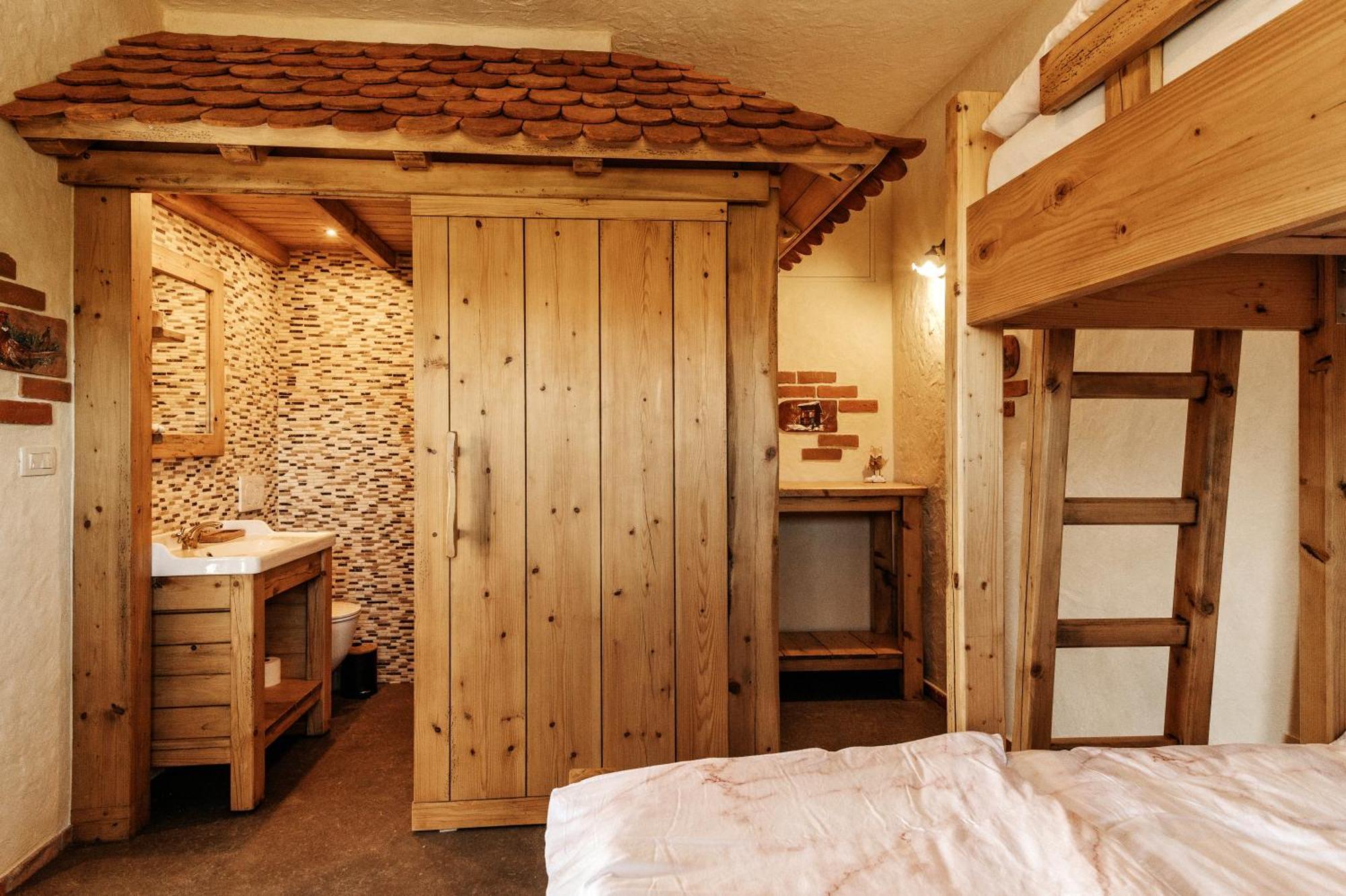 Gostilnica Orle - Sleeping In The Tower Hotel Škofljica Екстериор снимка