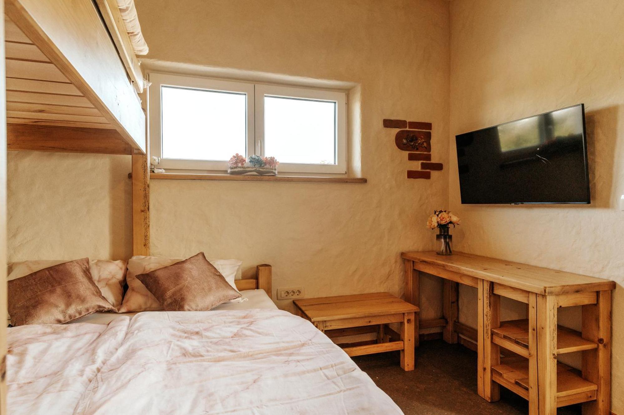 Gostilnica Orle - Sleeping In The Tower Hotel Škofljica Екстериор снимка