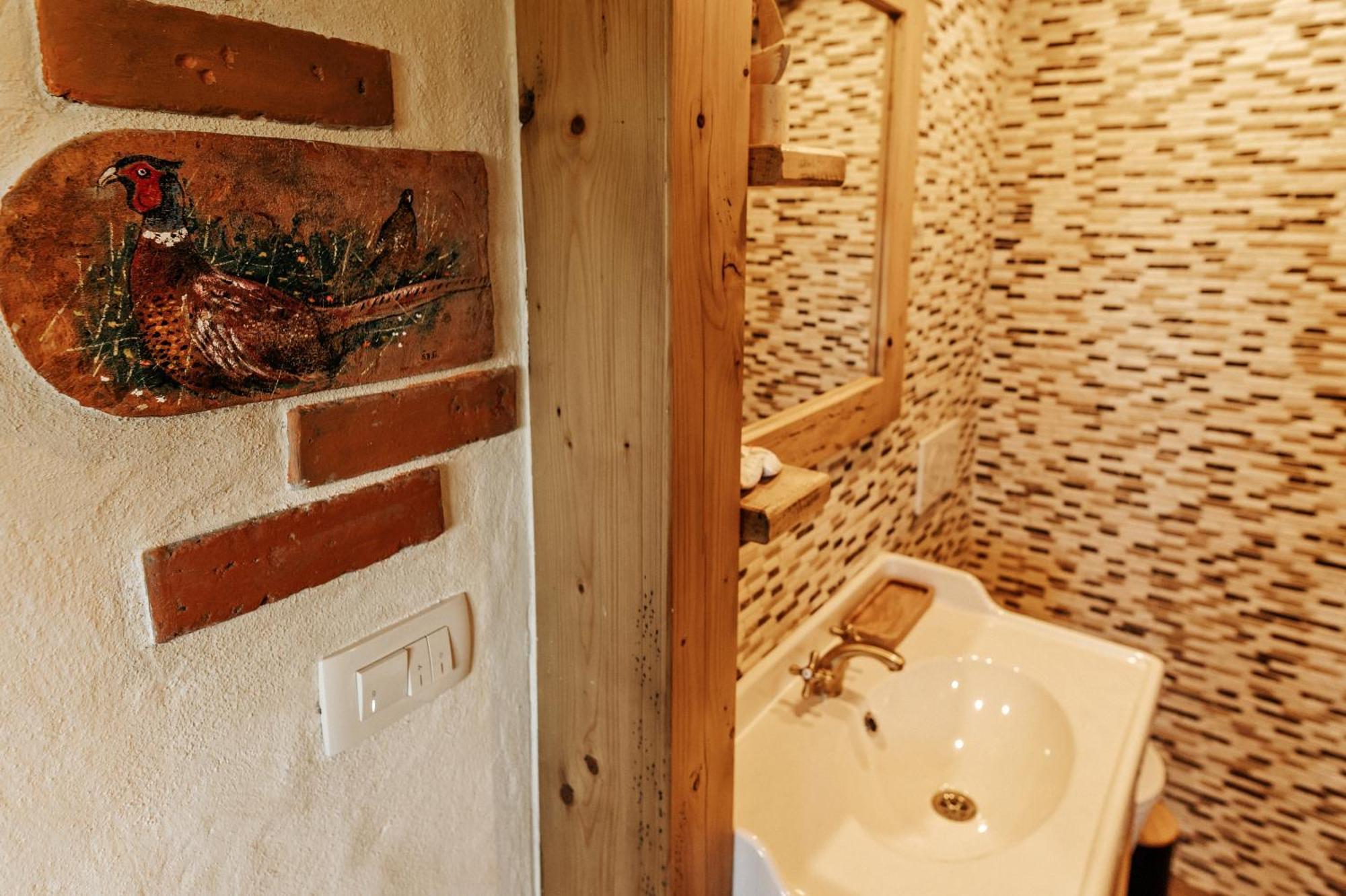 Gostilnica Orle - Sleeping In The Tower Hotel Škofljica Екстериор снимка