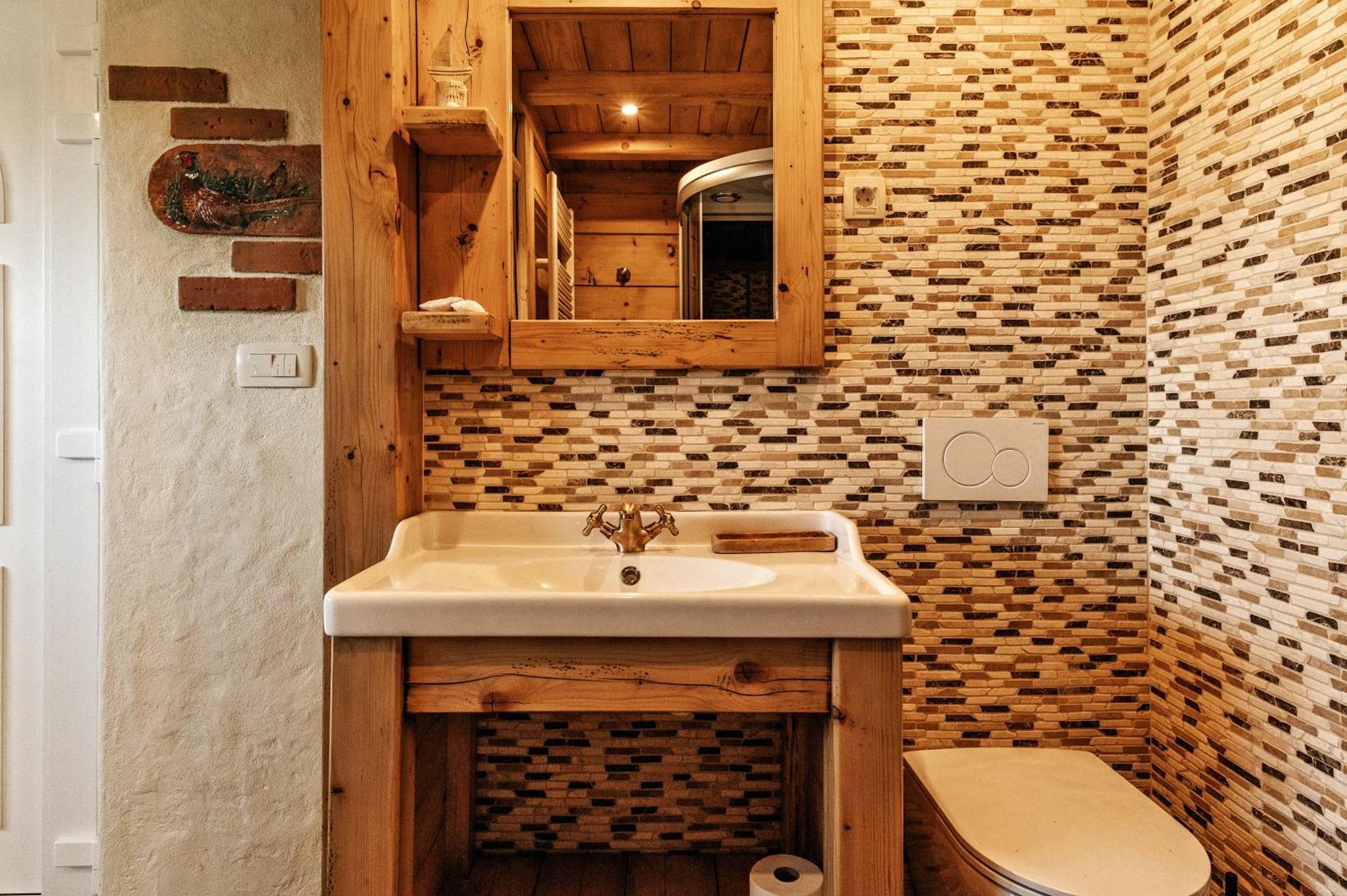 Gostilnica Orle - Sleeping In The Tower Hotel Škofljica Екстериор снимка